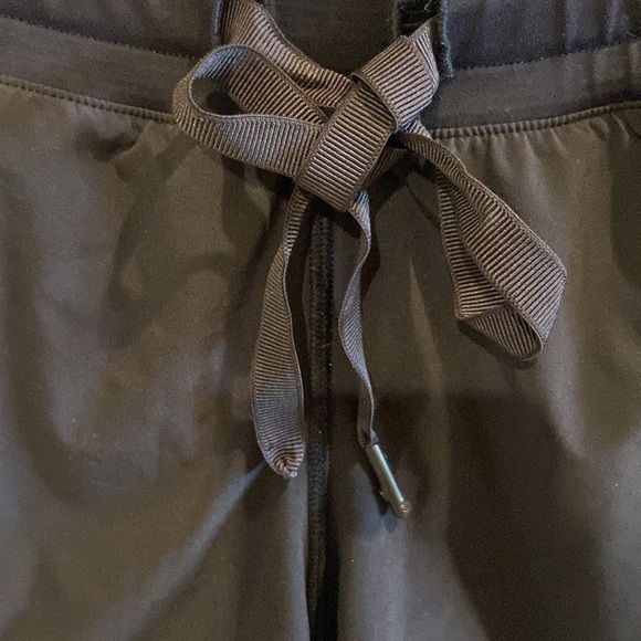 Lululemon Hotty Hot Short 4 - Picture 4 of 9